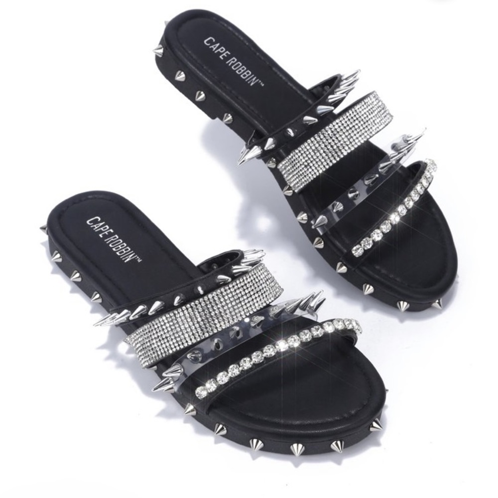 Spiked extreme sandals